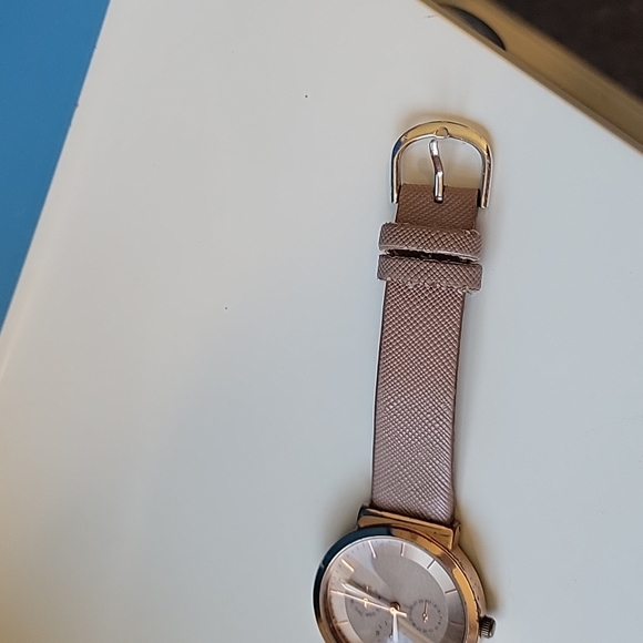 Watch - Picture 5 of 6